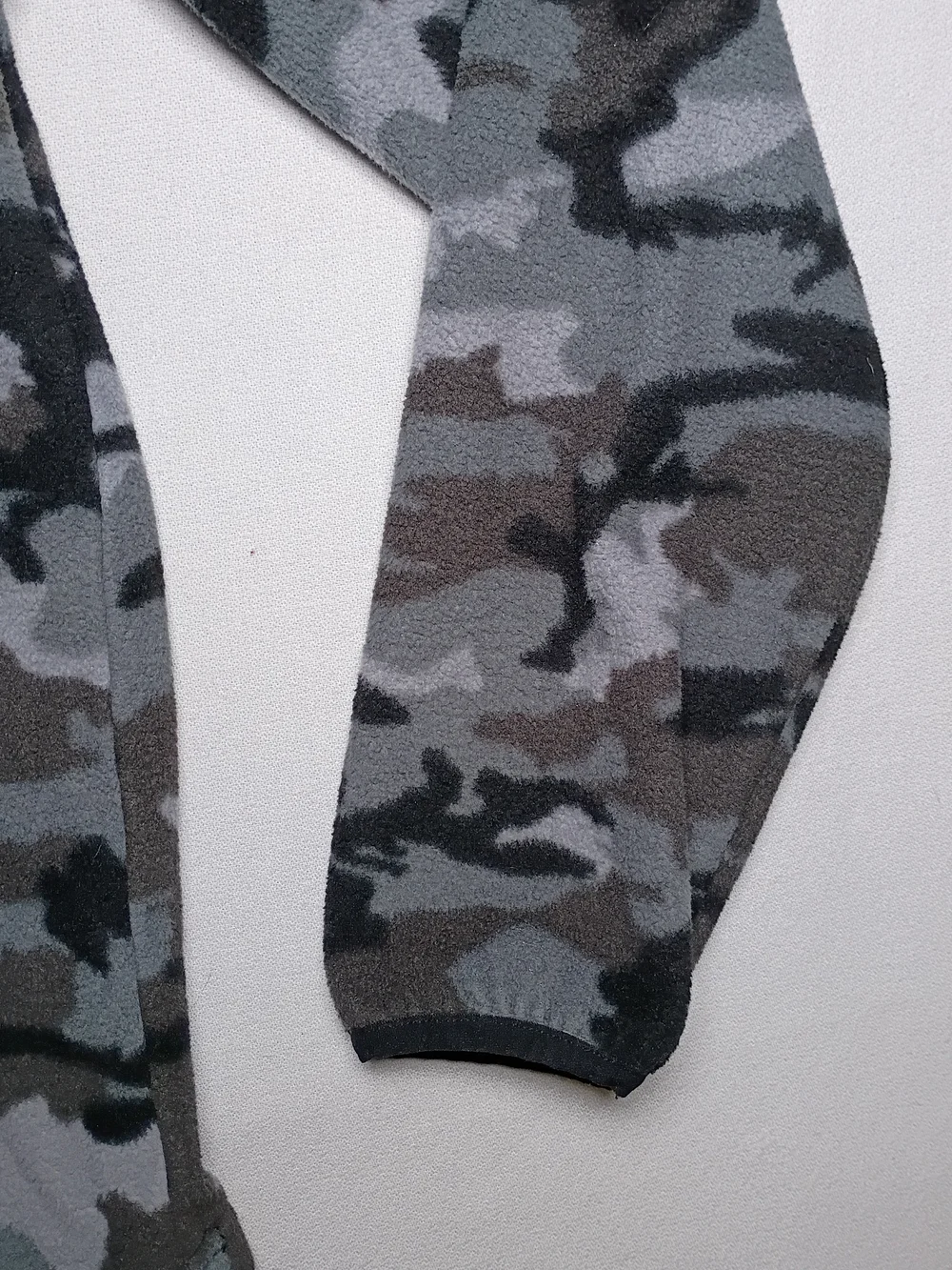 Under Armour Youth Pullover 1/4 Zip Fleece Camouflage Large Gray